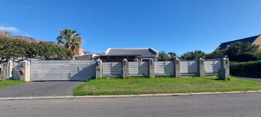 2 Bedroom Property for Sale in Admirals Park Western Cape